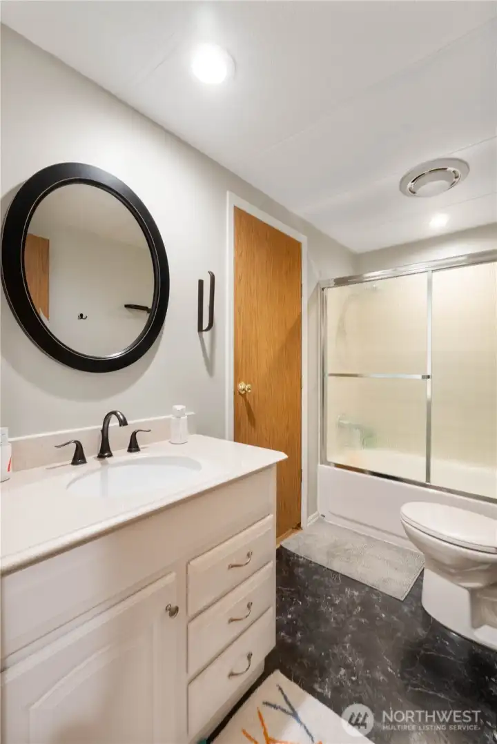 Access to rooms and laundry