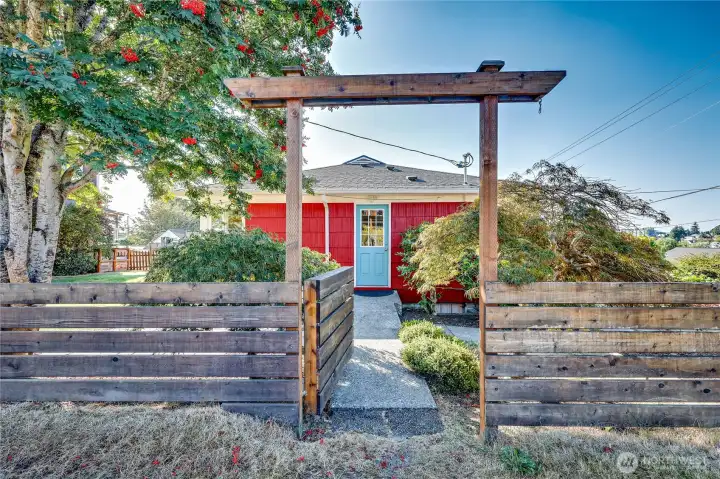 Welcome! To one of the sweetest homes in Manette!