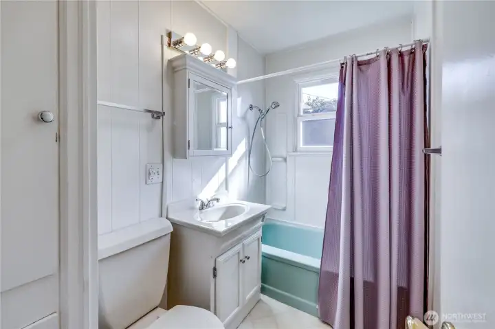 Full bathroom on the main floor.