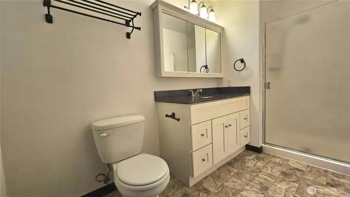 Primary Bedroom 3/4 bath w/ shower