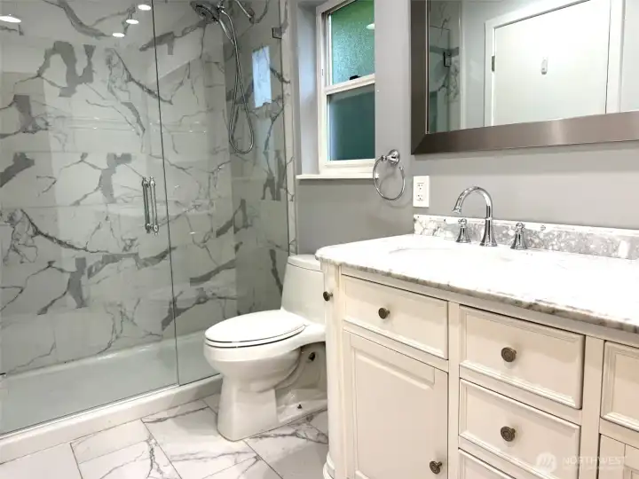 Amazing bathroom with marble and double sinks