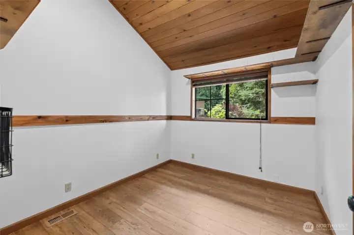 Main floor 2nd guest room