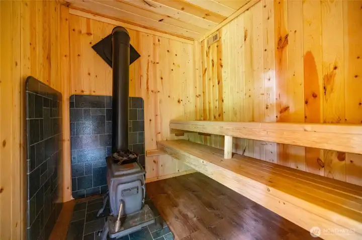 Custom sauna outbuilding