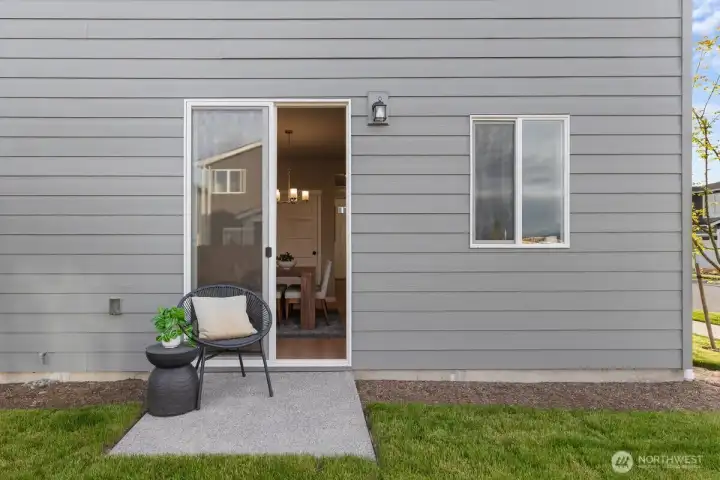 Photographs are for illustrative purposes only. Features, finishes, interior/exterior colors, landscaping and floorplan shown may vary from actual homes built