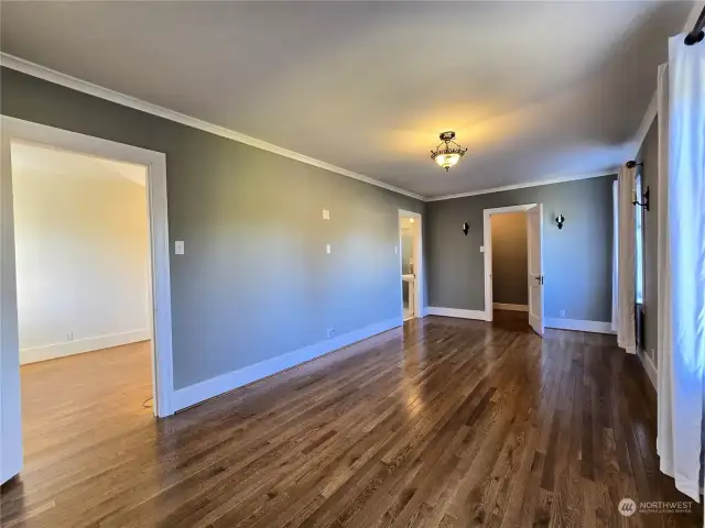 Primary with entry to bathroom on far let