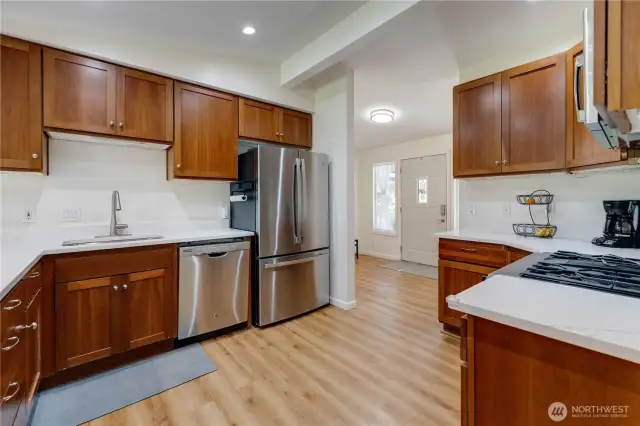 More stainless-steel appliances with tons of cabinet space!
