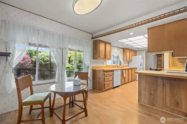 Kitchen Eating Area