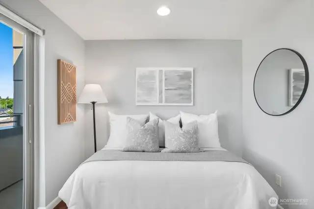 Guest bedroom/office
