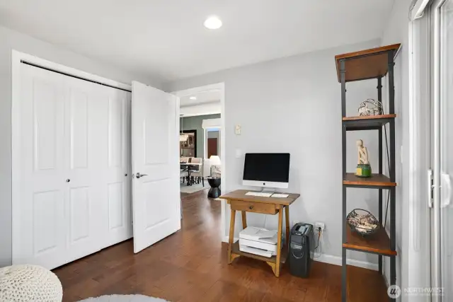 Guest bedroom/office