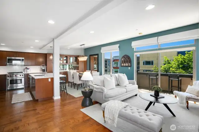 Large, bright, spacious room w/vaulted ceilings