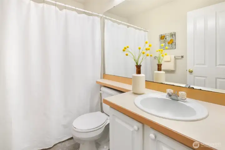 2nd ensuite part of the second bedroom