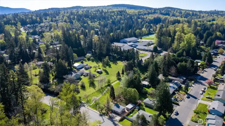 A short ride from Galbraith Mountain, offering quick access to some of the Pacific Northwest’s best mountain biking trails.