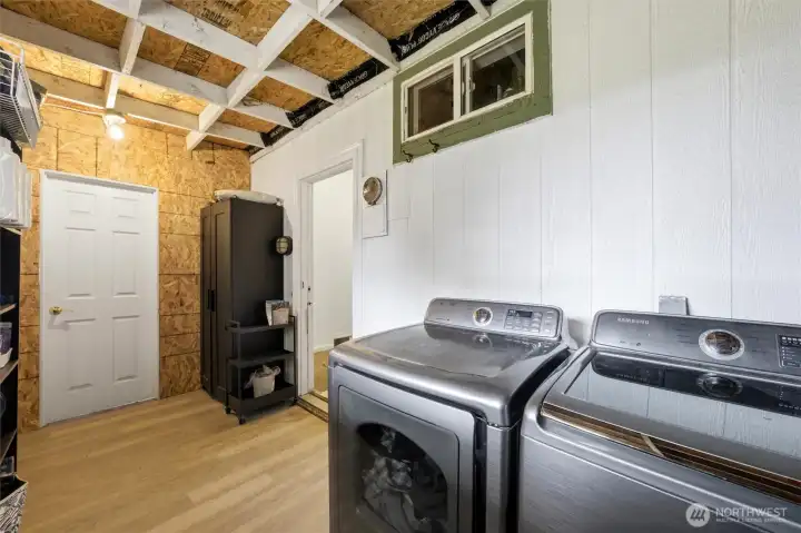 Laundry room to entrance of laundry room