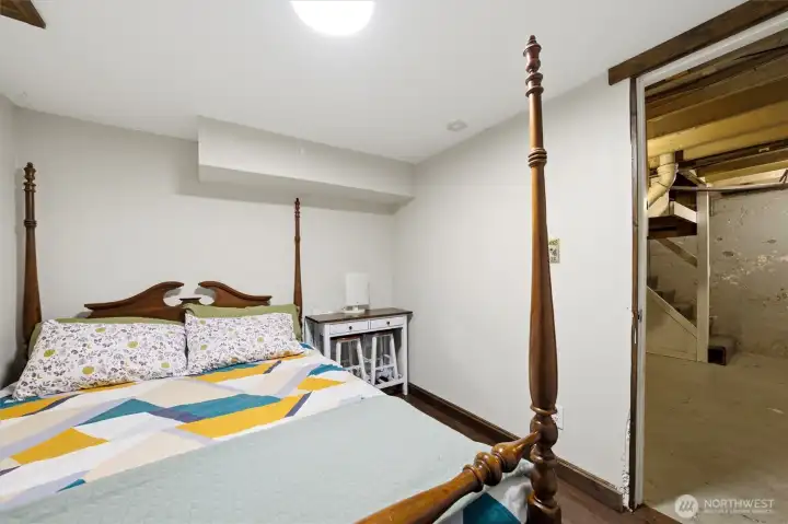 Lower bedroom to bedroom door