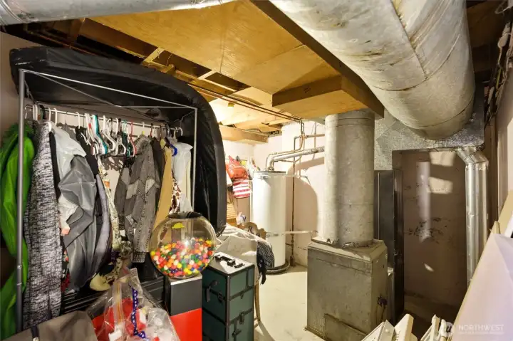 Lower utility room