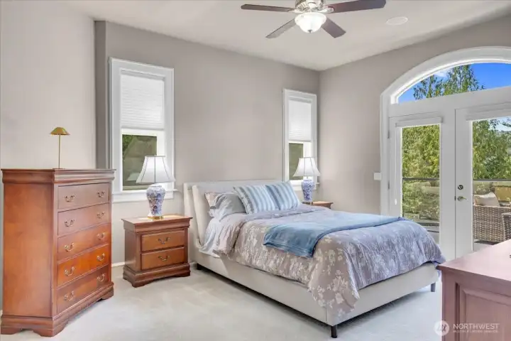 Jr Primary Suite on Main