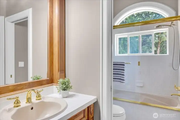 Jr Primary Bath