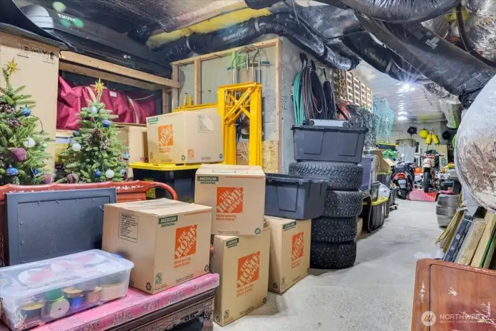 Expansive storage space