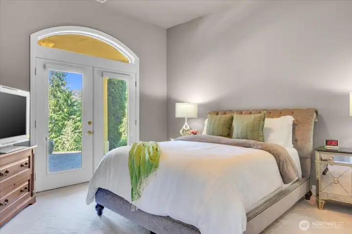 2nd downstairs bedroom