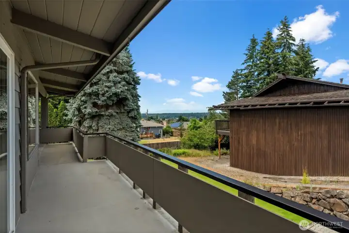 Deck off main