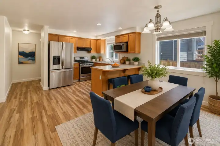 Virtual staging gives you an idea of just how beautiful this home could look! Virtual staging gives you an idea of just how beautiful this home could look!