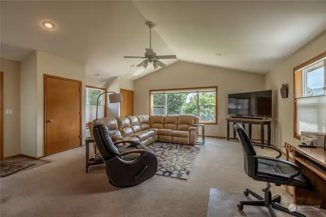 Extra large family room provides an additional 400 sq ft of enjoyment.