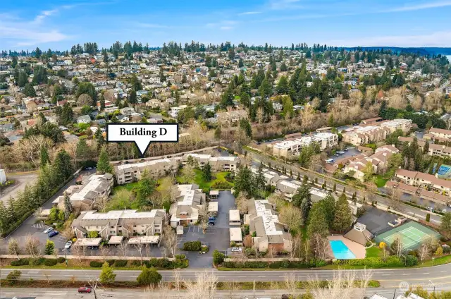 Close to Magnuson Park, Lake Washington, UW, Burke Gilman Trail, U Village, public transportation and many more amenties