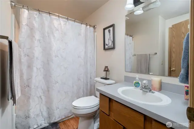Upstairs full bathroom