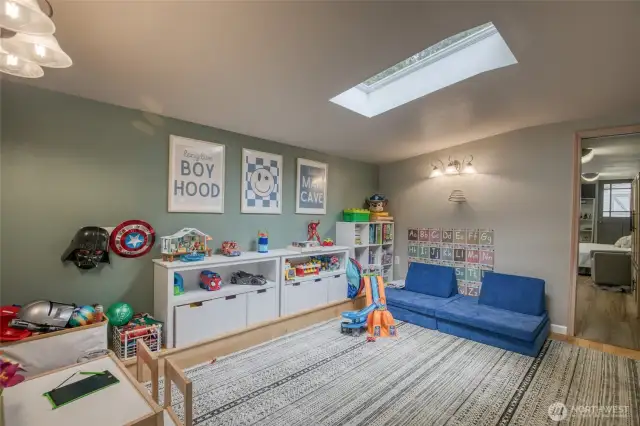 Bonus space with skylight