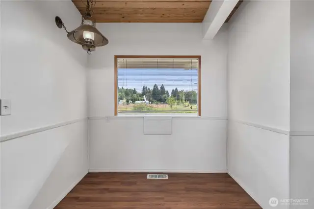 Breakfast nook area