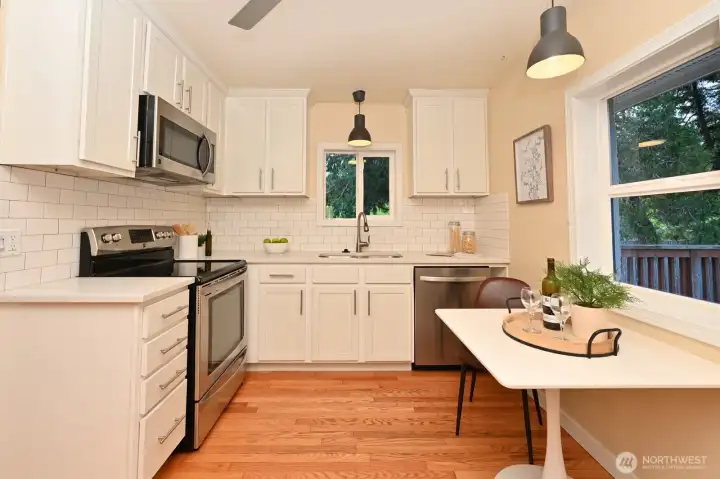Eat-In Kitchen