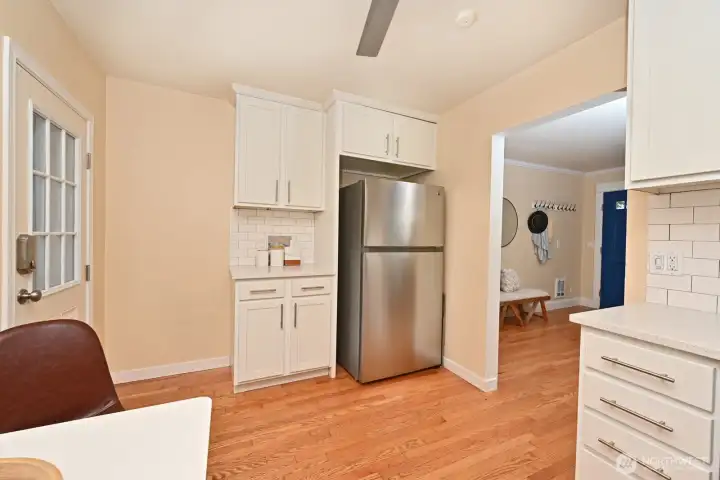 Eat-In Kitchen
