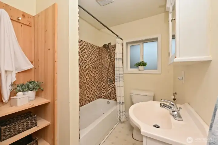 Full Bathroom