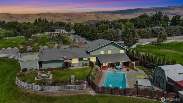 Imagine an evening pool party on hot summer nights