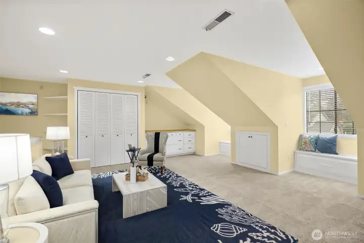 Virtually stage rec room