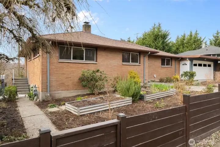 Midcentury modern on an 8100 sq ft lot.