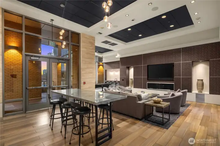 Party room for residents with TV, kitchen & billiards.