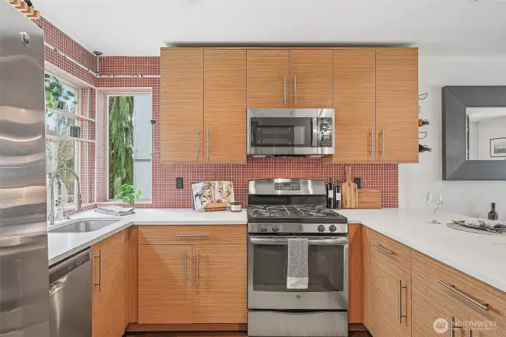 Efficient gas cooking ensures an even cook and a perfect sear, every time.