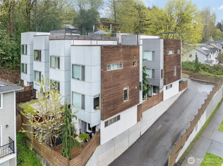 Ideally situated up above the street to maximize privacy, quietness and proximity to nature.