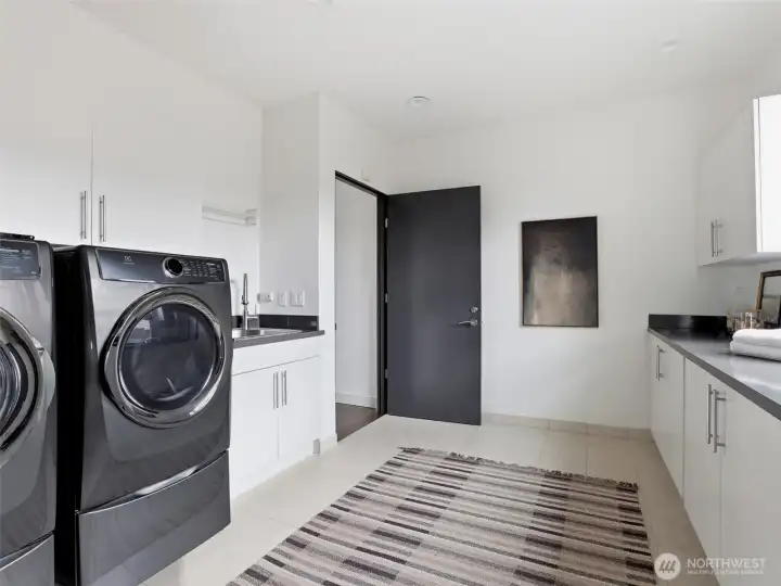 Mudroom/Laundry