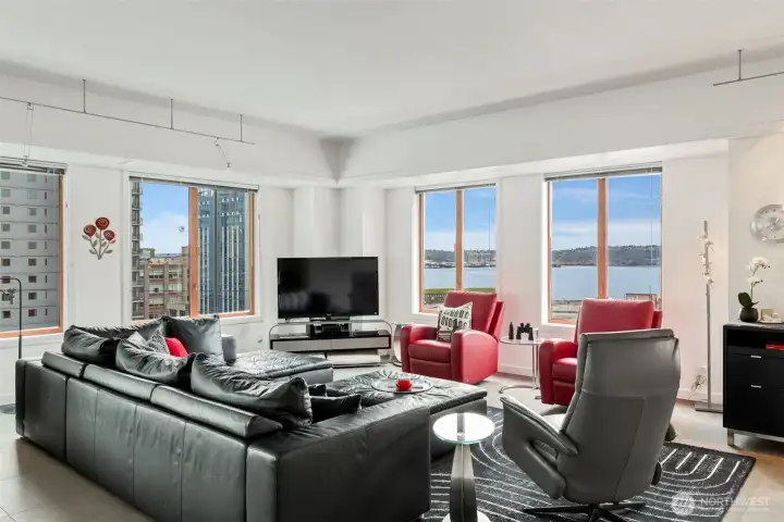 Incredible, expansive views of Elliott Bay and the Olympics!
