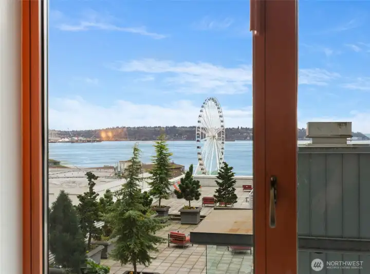 The waterfront at your fingertips!