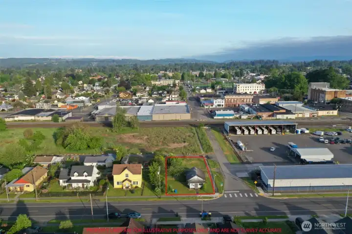 Downtown is right there~! Downtown is right there~!