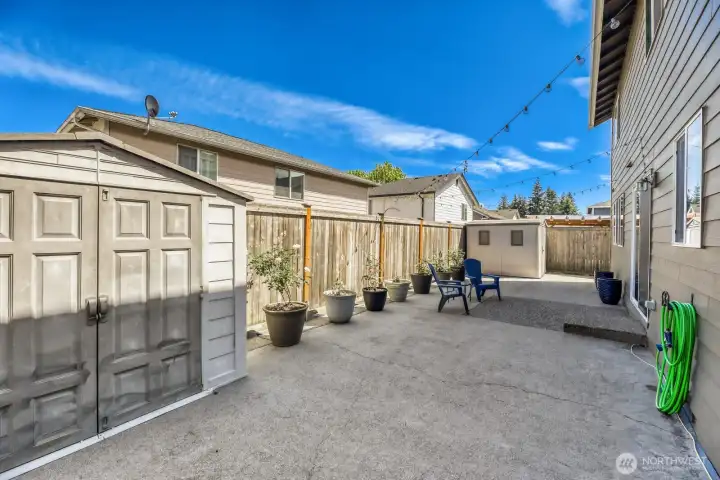 LOW MAINTENANCE, EASY CARE BACK YARD AREA, FULLY FENCED.