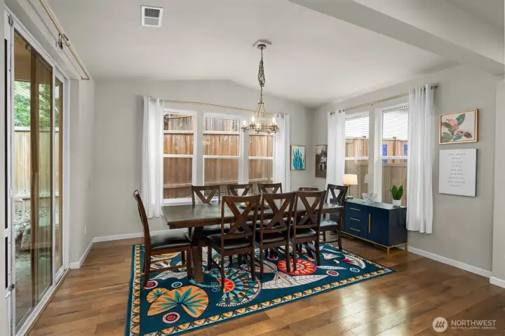 Dine surrounded by windows. Dine surrounded by windows.