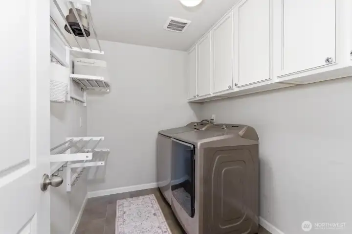 Convenient upstairs laundry. Convenient upstairs laundry.