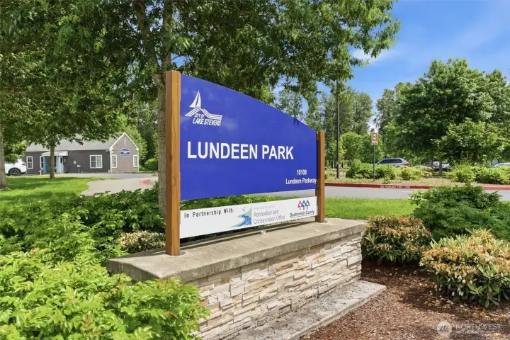 Less than a mile to Lundeen Park! Less than a mile to Lundeen Park!