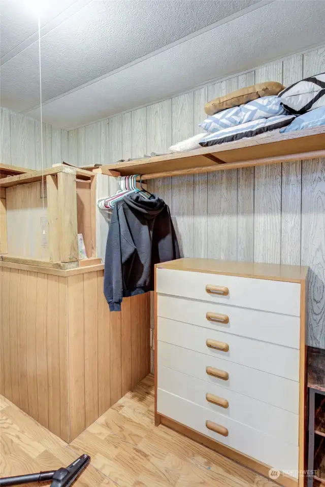 Walk-in closet