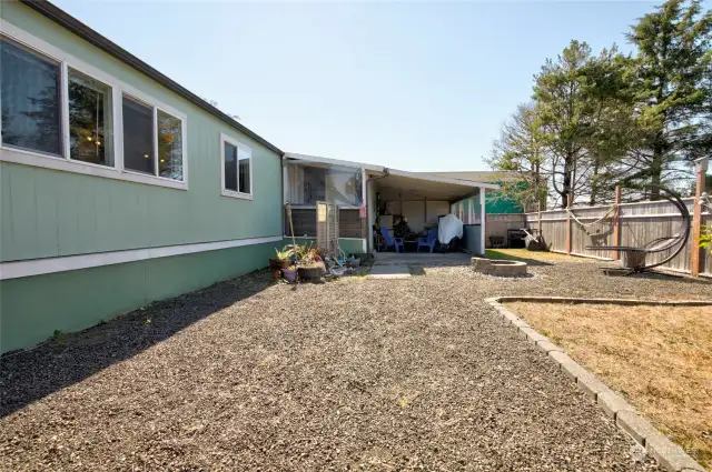 Large fully fenced yard is perfect for entertaining