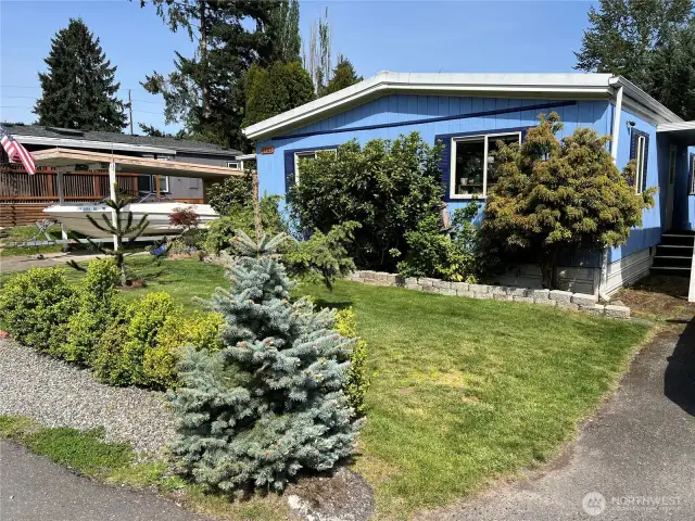 Beautiful 2 bedroom home with lots of upgrades.